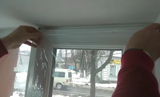 Пищевая пленка на окнах