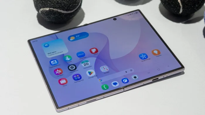Samsung Galaxy Z Fold8 раскрытый