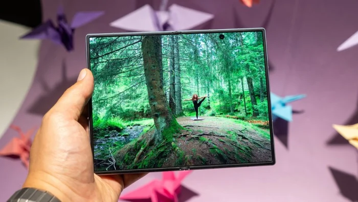 Samsung Galaxy Z Fold8 экран