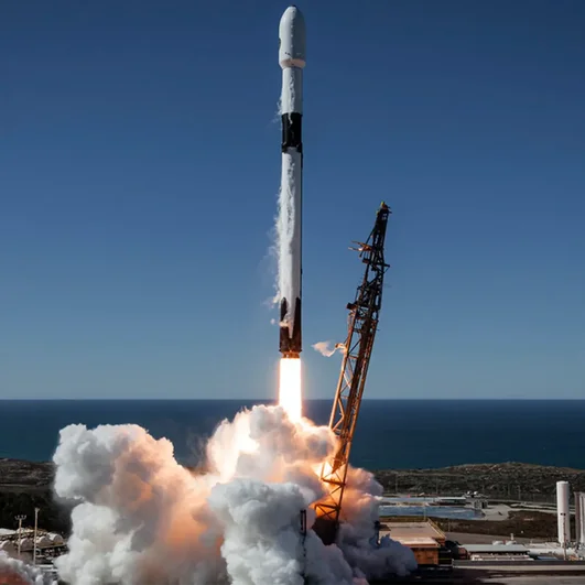 Старт ракеты Falcon 9