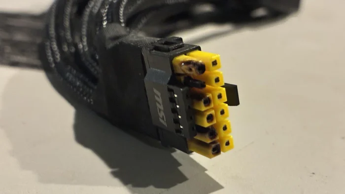 Видеокарты RTX 5090 продолжают плавить разъемы питания